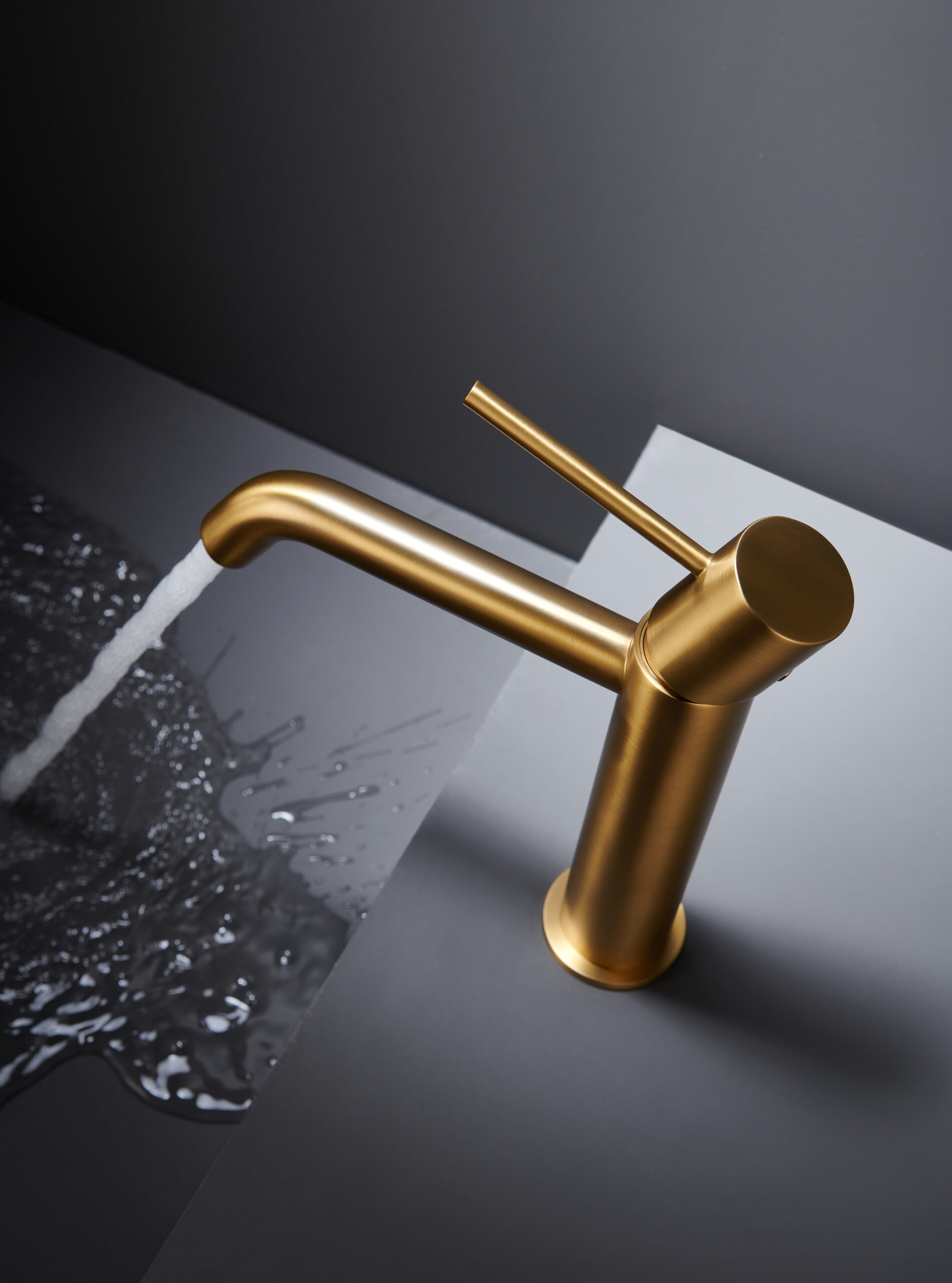 Grifo Monomando Lavabo Monza Oro Cepillado 3 | Amatile Grifo Monomando Lavabo Monza Oro Cepillado - Imagen 3