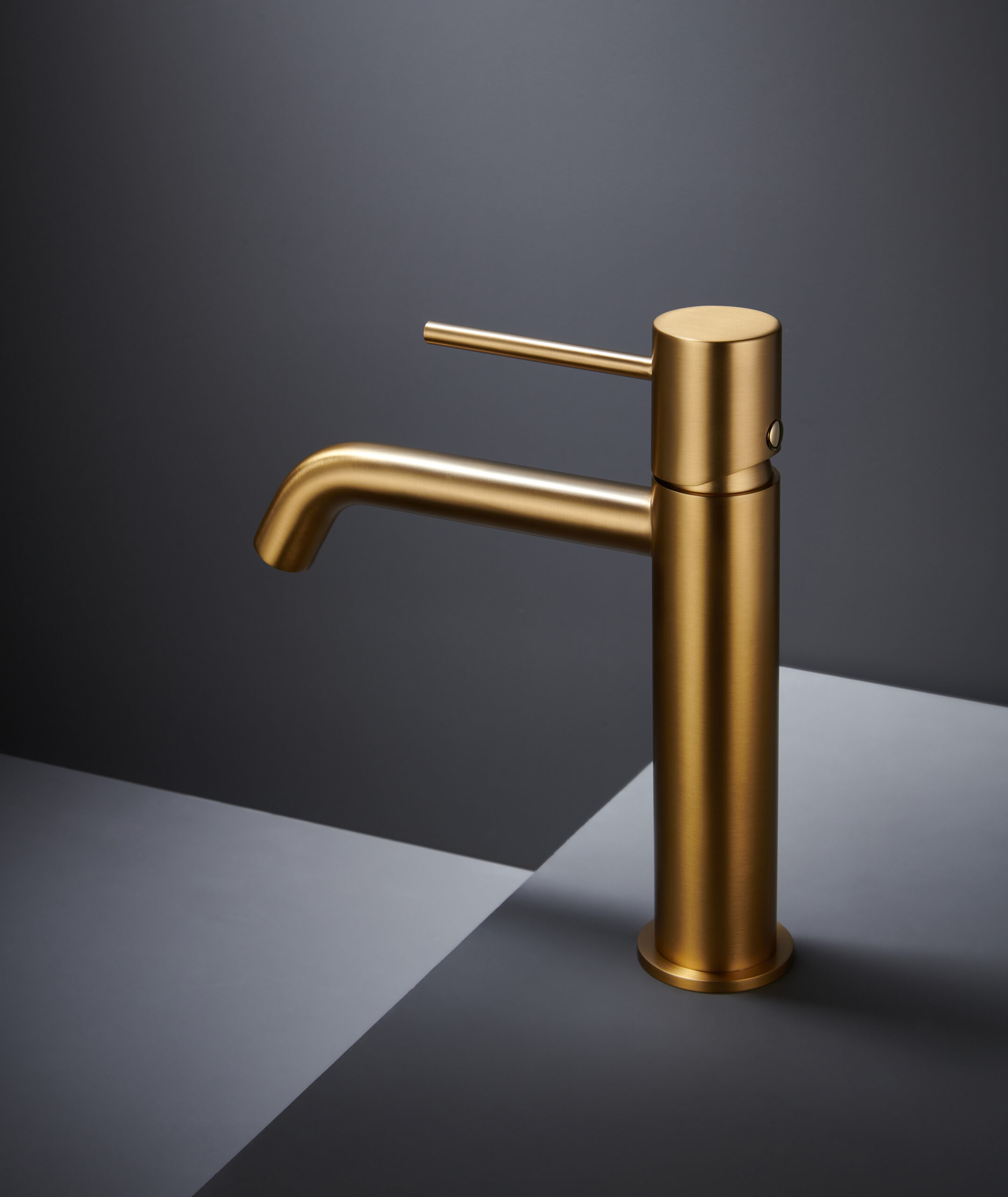 Grifo Monomando Lavabo Monza Oro Cepillado 4 | Amatile Grifo Monomando Lavabo Monza Oro Cepillado - Imagen 4